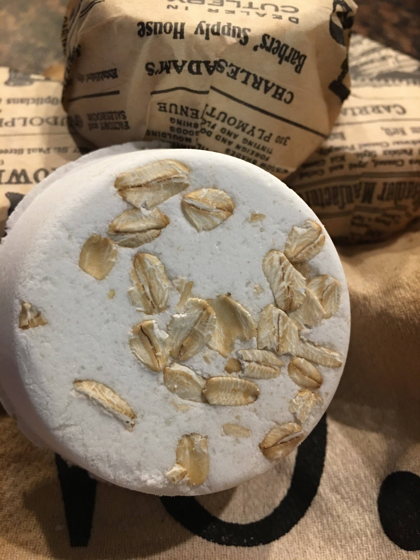 Old Fashioned Natural Oatmeal 
Bath Bomb