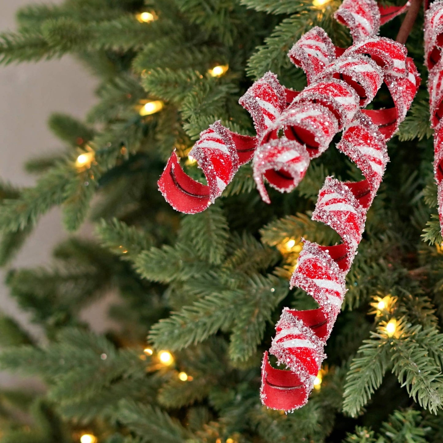 Snowy Peppermint Strips Spiral - 18"