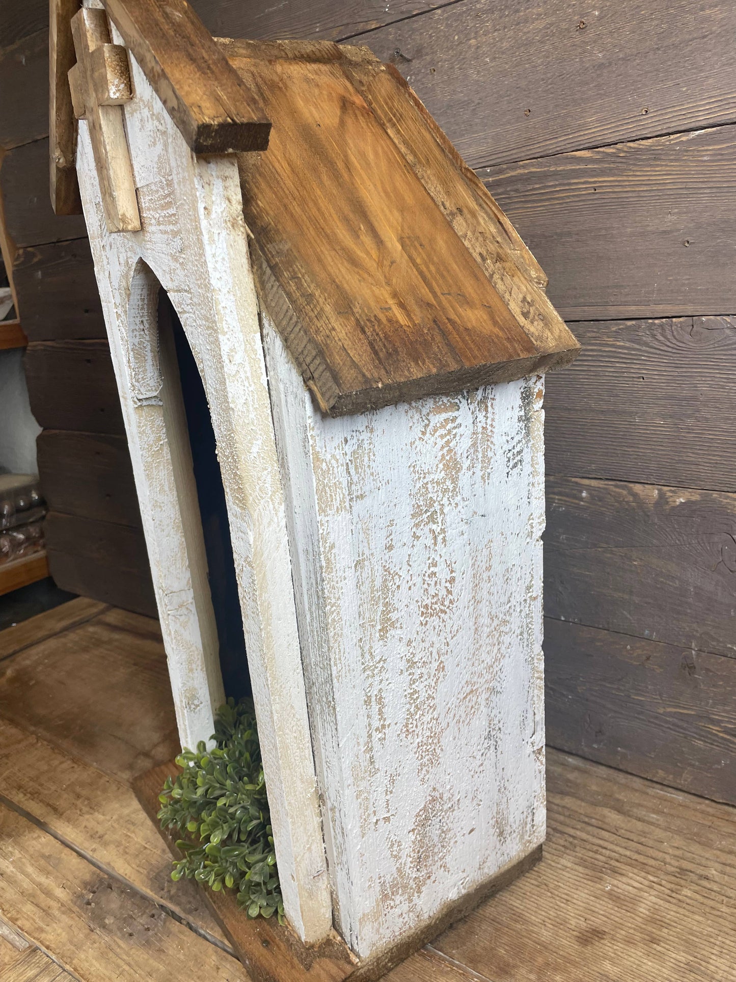 Handmade Carthage Wood Chapel: White