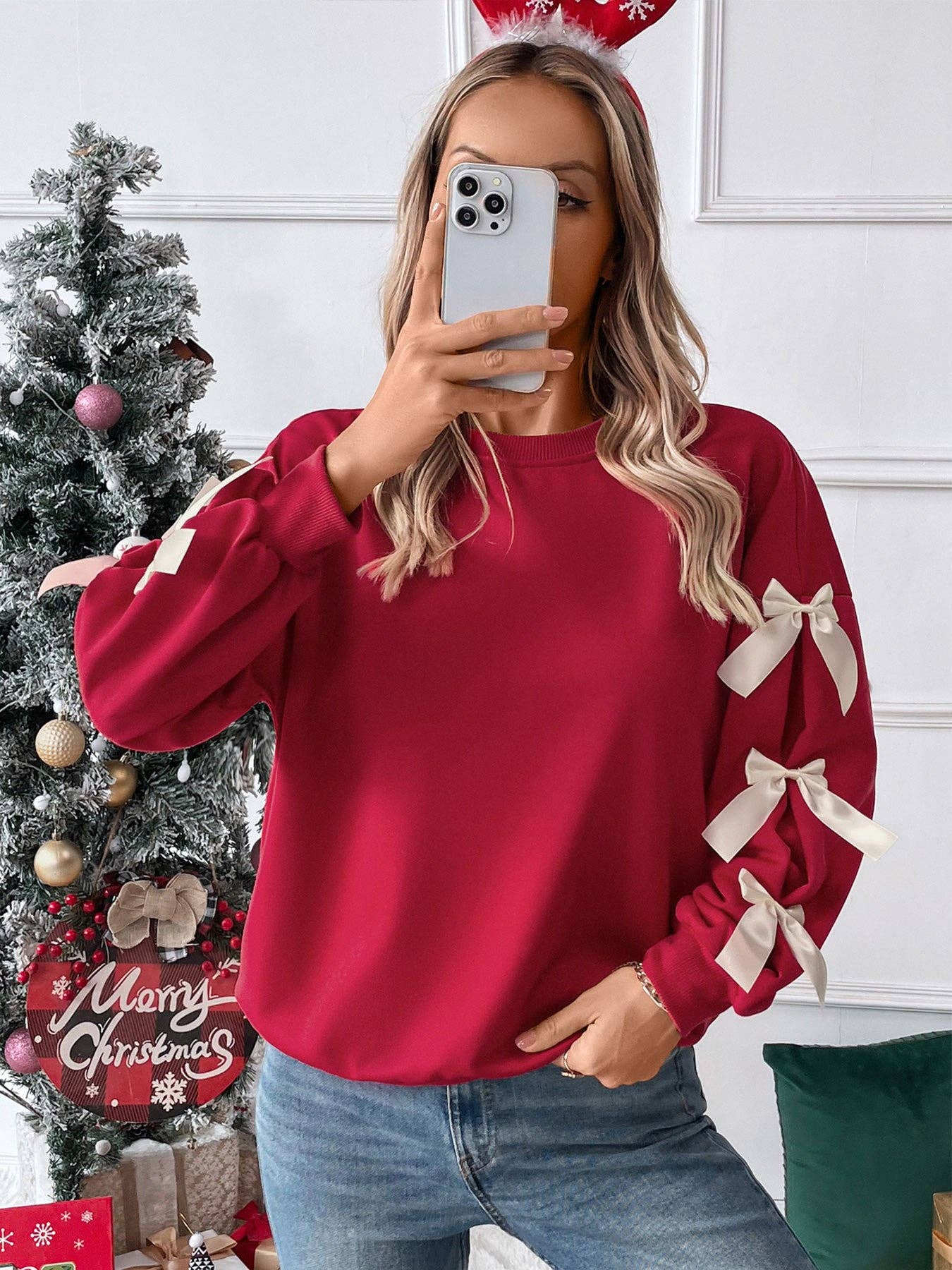 Christmas Bow Sleeve Round Neck Long Sleeve Sweatshirt: Red / L